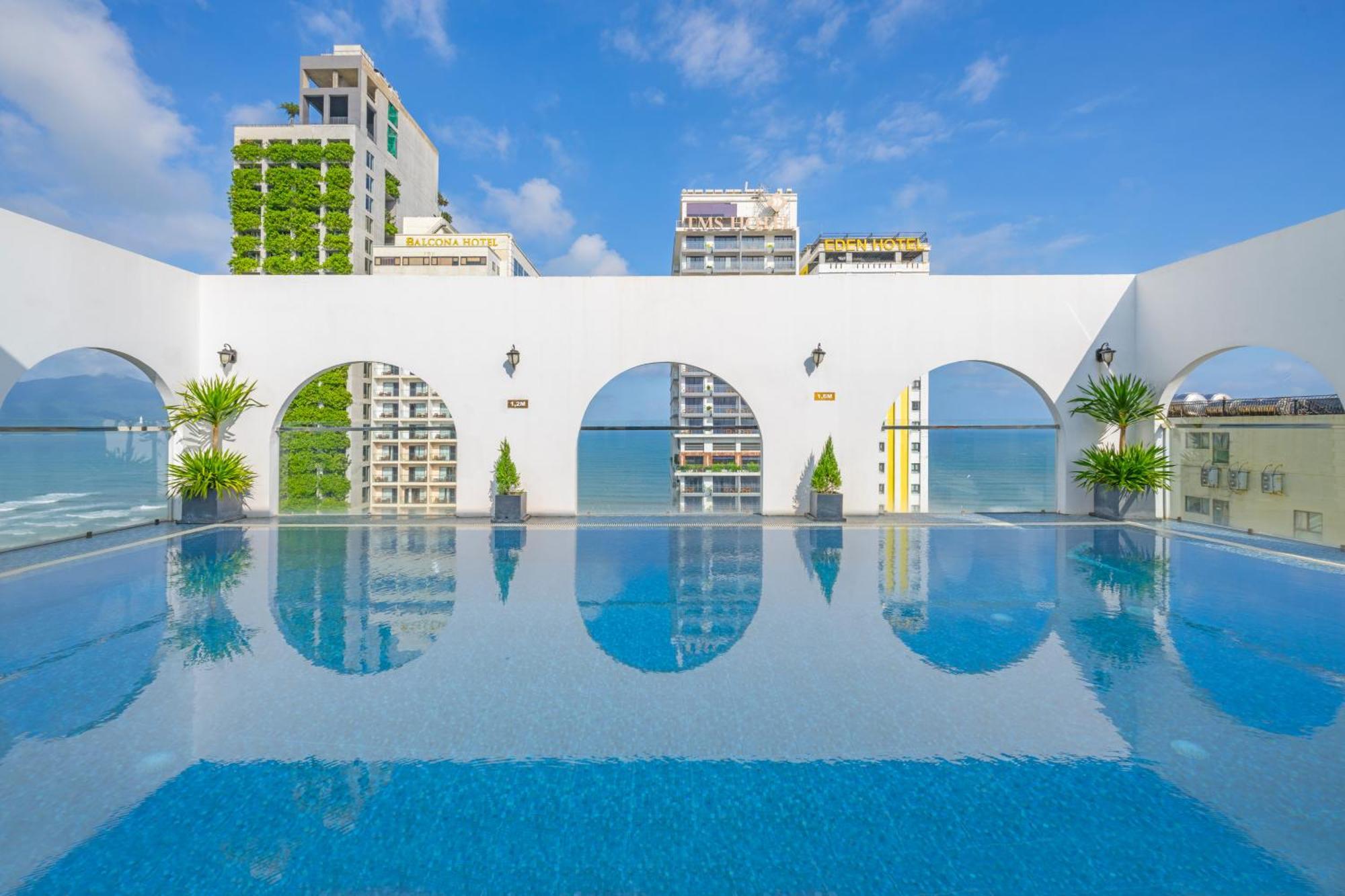 Golden Lotus Hotel Da Nang - Rooftop Bar Sea View Extérieur photo
